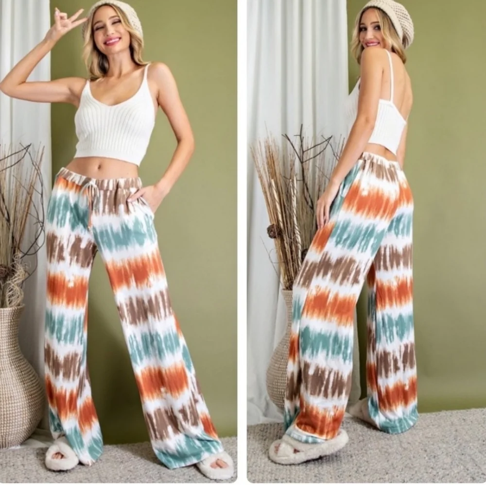 Soft knit flare pants with stripped tie dye print - Picture 1 of 3